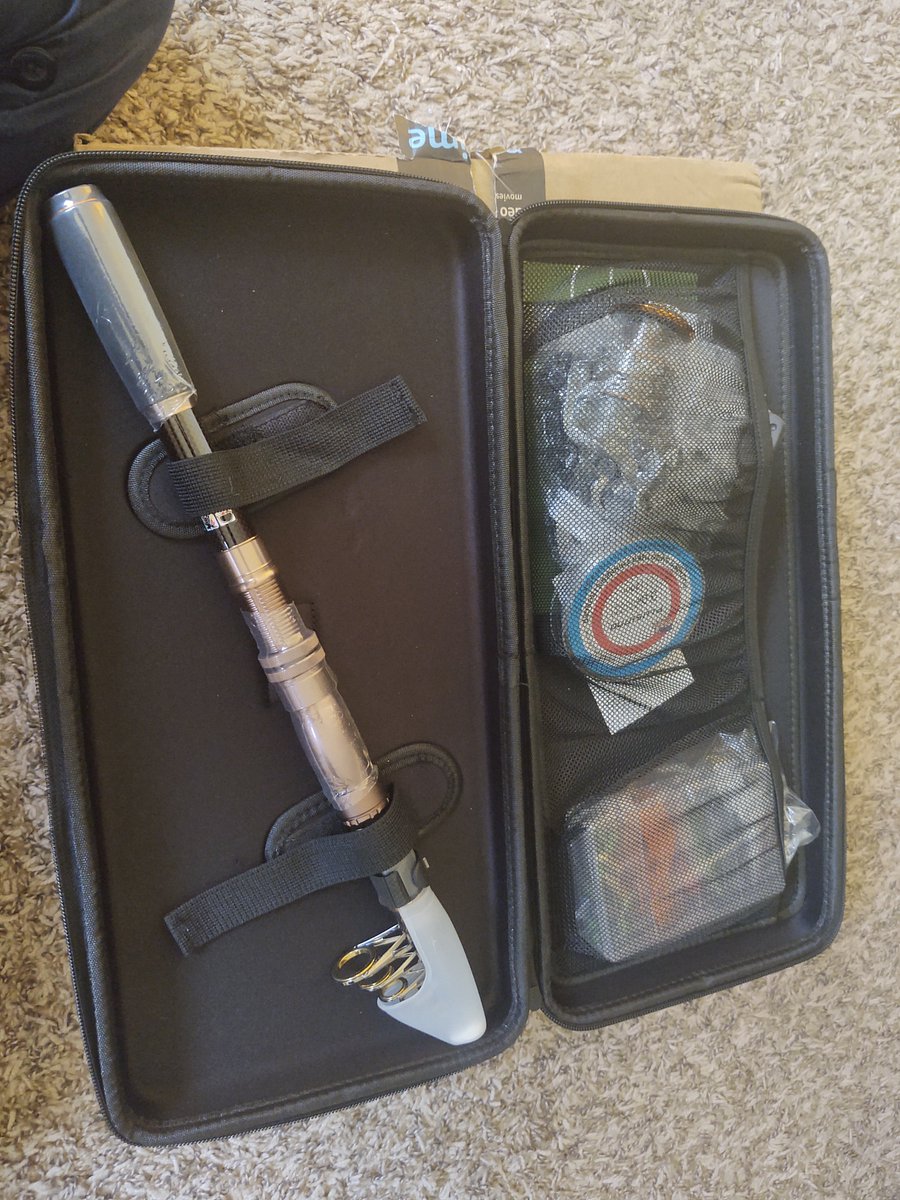 TheeRealRonnie's tweet photo. New fishing pole delivered. I'll fiddle around with it later.
#Plusinno https://t.co/bdWSV2GedF