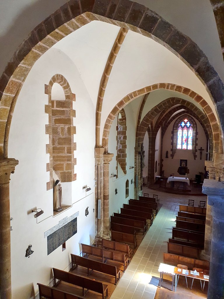 Rich_Art1's tweet photo. L'église Saint-Pierre située à #Chaillac, dans l'#Indre : nef de style roman élevée à la fin du XIIeme siècle. Vers 1500, le transept et le chœur sont ajoutés. Au début du XVIIIe siècle, ajout d'un clocher massif, bâti en exhaussant la travée occidentale de la nef. MH depuis 1989 https://t.co/445UnYghMv