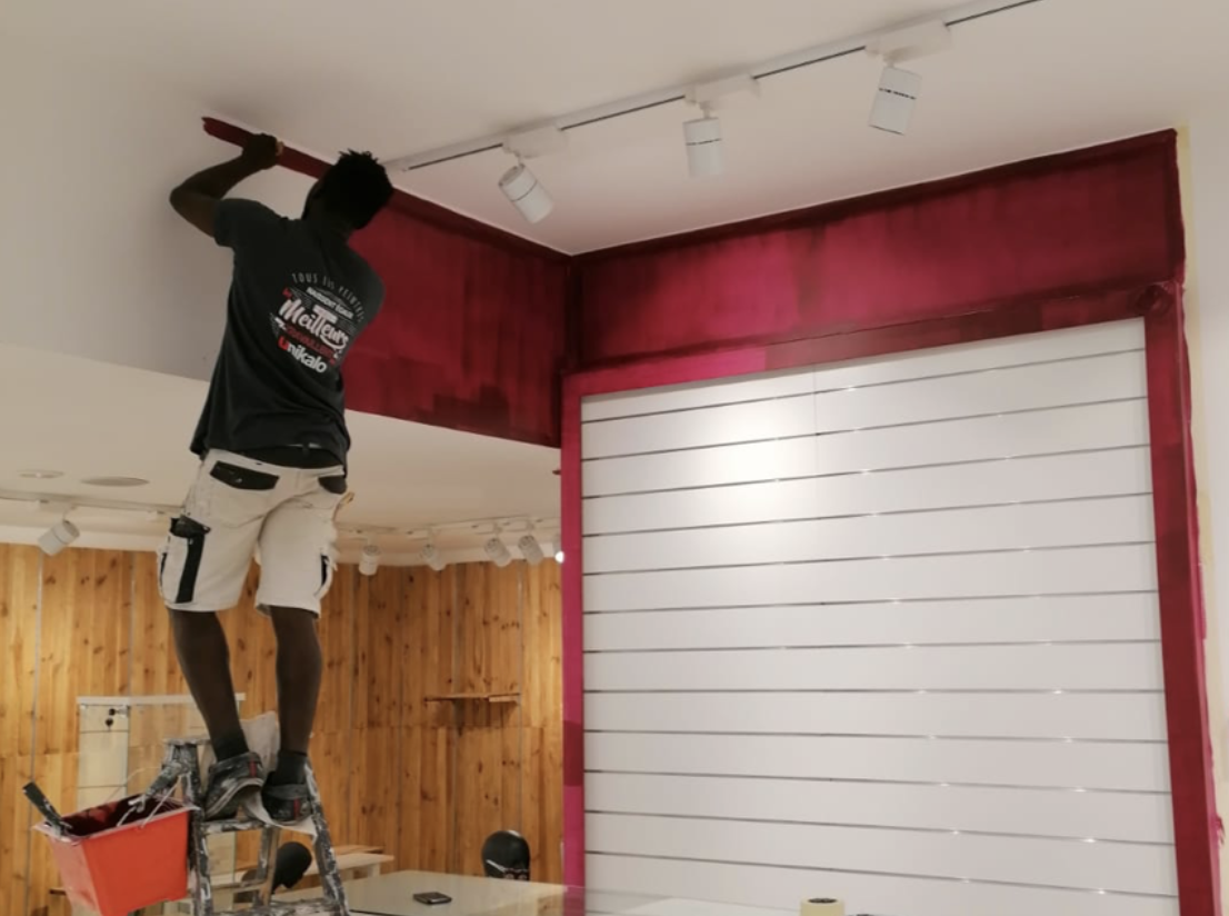 UBBrugby's tweet photo. ✨La boutique #UBBStore à #Bordeaux fait peau neuve... rendez-vous dès samedi pour la découvrir ! #iloveubb https://t.co/0yPjPjAeZ2