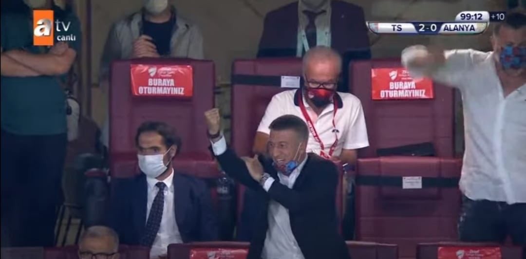 Sonercebii's tweet photo. #Trabzonspor bu adam Trabzonspor taraftarının bu gece ki sesidir. Allah ına kurban başkanım. https://t.co/qRagxe7rgR