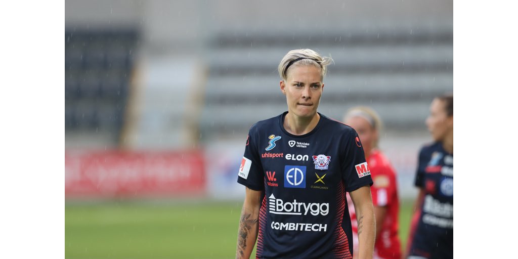 Mia Eriksson (@mia_eriksson) on Twitter photo National team players in action for @LinkopingsFC under the lights tonight at Linköping arena in <a href="/_OBOSDamallsv/">OBOS Damallsvenskan</a> 🇳🇴 🇸🇪 National team players in action for @LinkopingsFC under the lights tonight at Linköping arena in <a href="/_OBOSDamallsv/">OBOS Damallsvenskan</a> 🇳🇴 🇸🇪