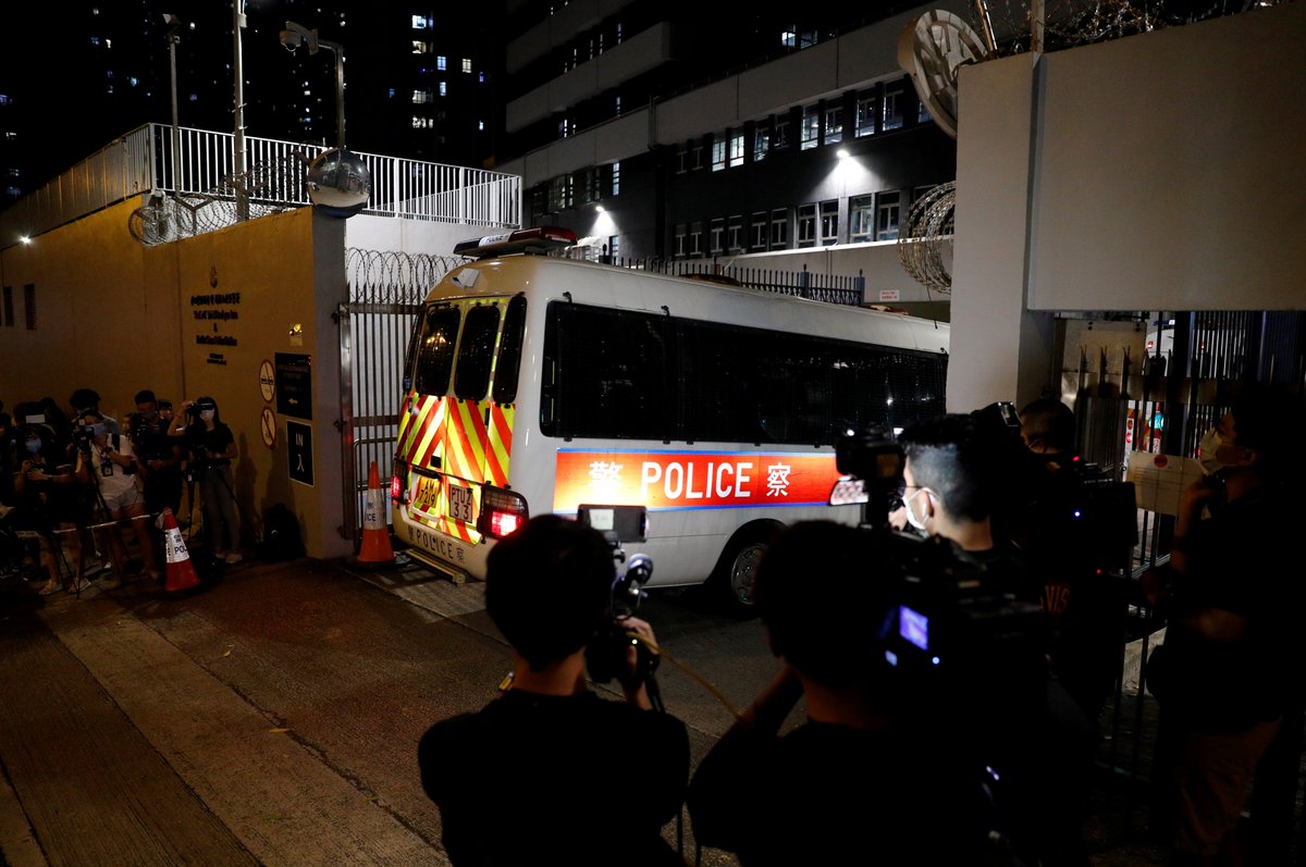 ajplus's tweet photo. Hong Kong police arrested 4 students for "inciting secession" on social media. It's the first time the new national security law has been used to arrest public political figures.

The controversial rule can punish such acts with up to life in prison. https://t.co/CMm2eqcWrA