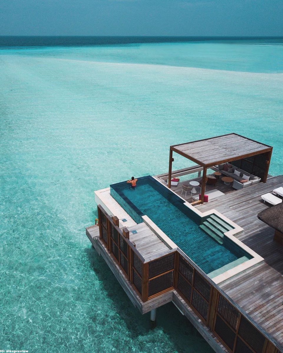 TraveIings's tweet photo. The Maldives 🌴 https://t.co/O66OAL25KI