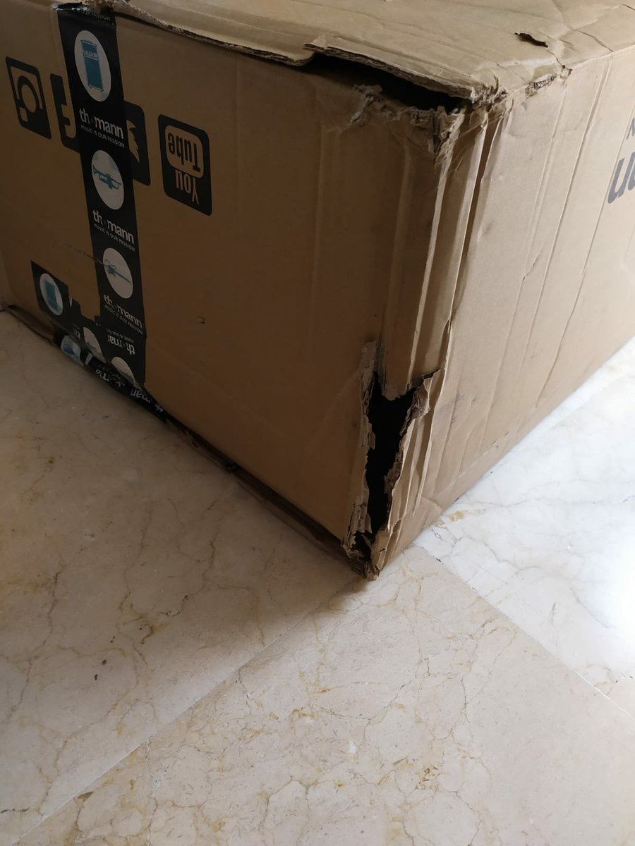 PHALMUTER's tweet photo. Gracias @Correos @CorreosAtiende  por no dar solución a nada, ya nos volvemos a comprar las cuerdas que se perdieron en Narnia. https://t.co/O9dELOBa0u