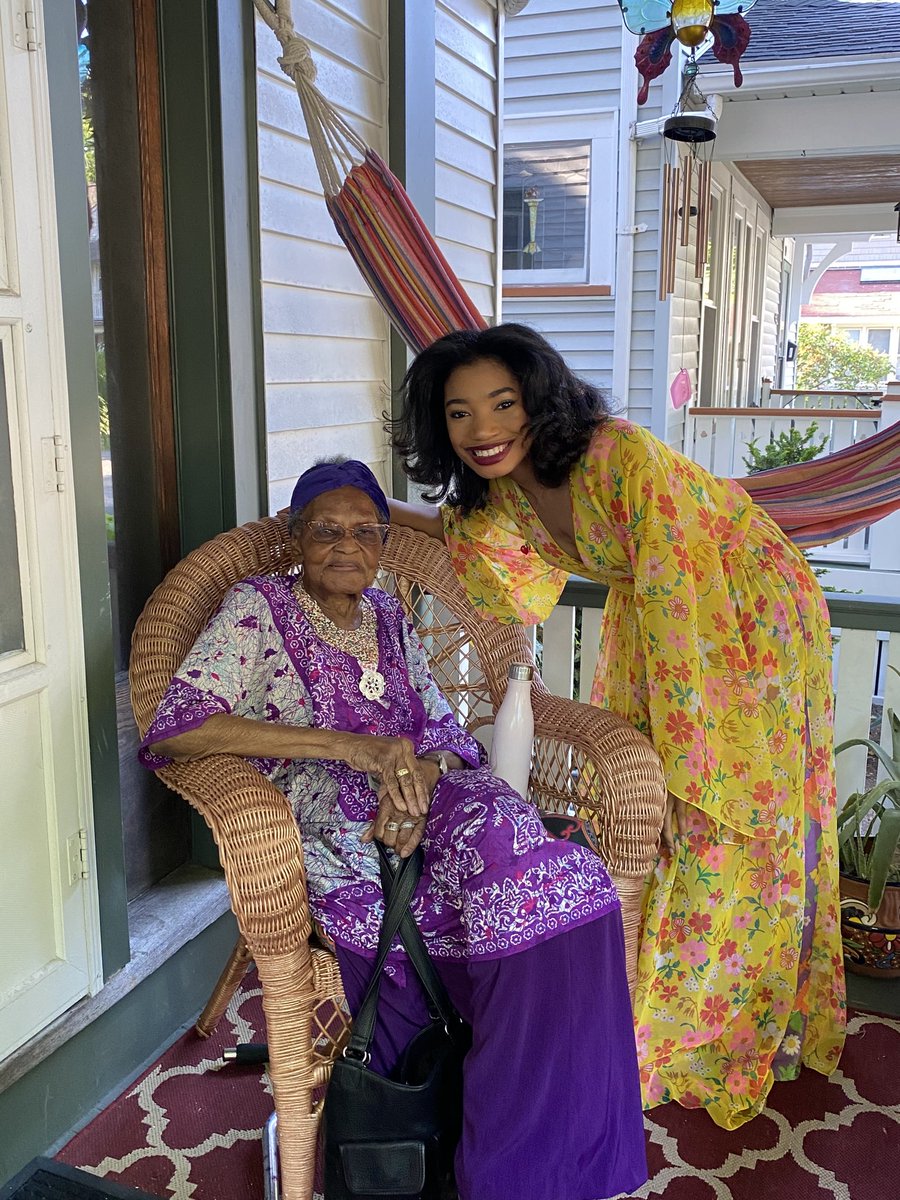 dr_idonia's tweet photo. For her drive by high school graduation party granddaughter Gabby honored her Great Grandmother by wearing her dress from 1970. #family ❤️ https://t.co/MM94110Nt7