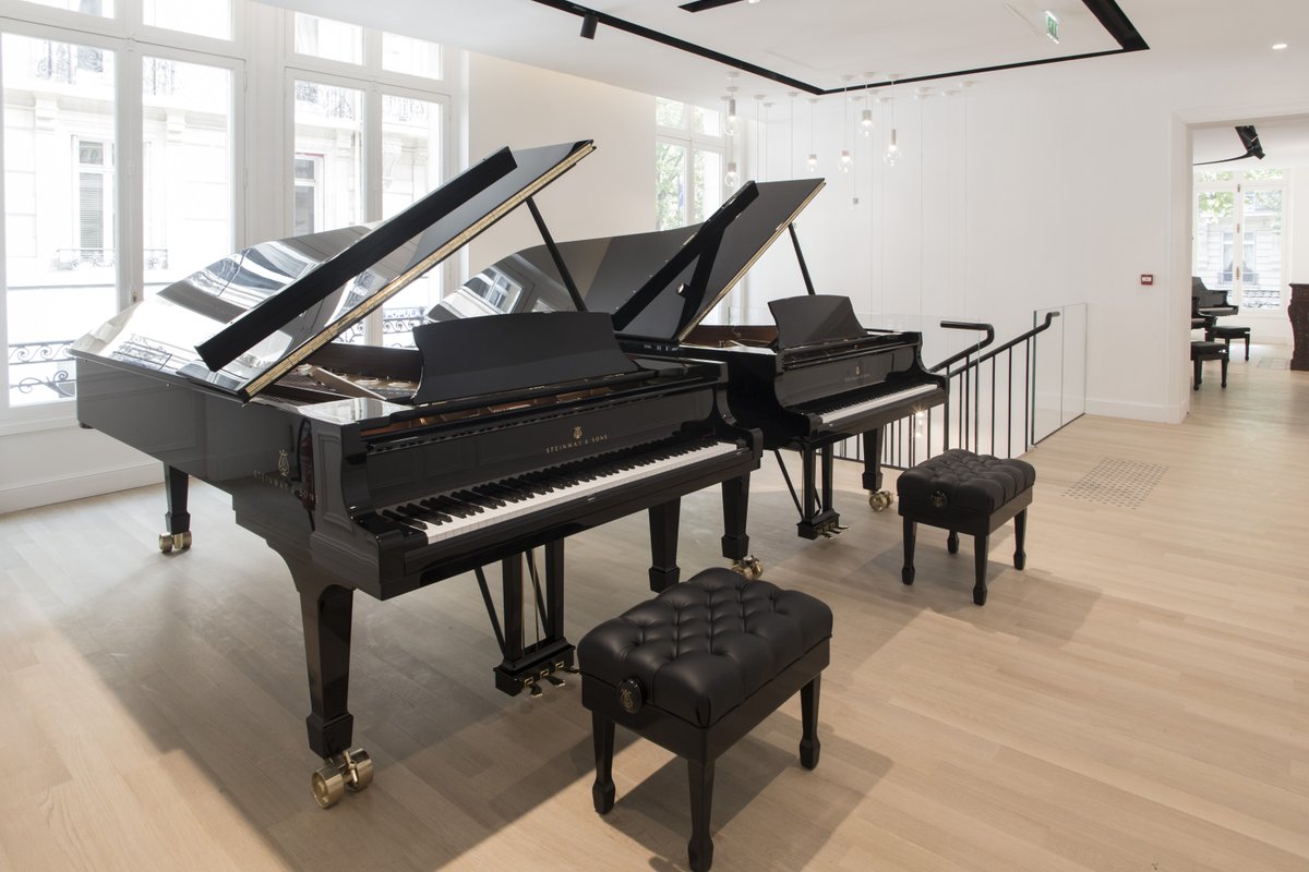 SteinwayAndSons's tweet photo. There’s no sound like the purr of a finely-tuned Steinway! 🎹
Maintain the condition and tonal quality of your piano with a Steinway-authorized technician➡️ https://t.co/SwvY86GeKx https://t.co/dVMRMmJJhQ