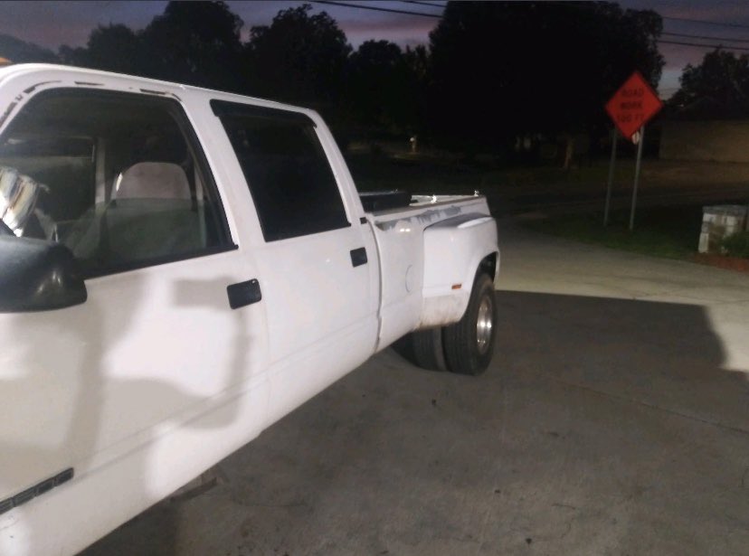Cbs4 Miami On Twitter Update Hollywoodflpd Announces That The Truck Leilacavett Was Last Seen Driving Has Been Found In Their Jurisdiction It S A Mid To Late 90s White Chevy Silverado 3500 With A Red
