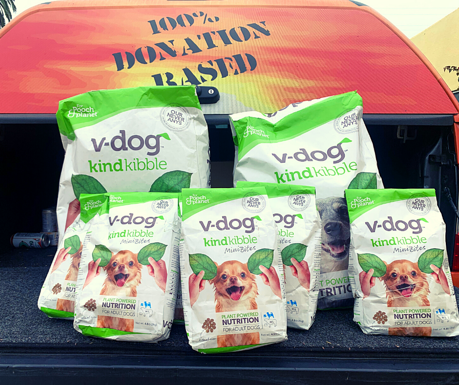 Duwaraorg's tweet photo. We just received a fantastic donation to #feedingeveryone program: #vegan #dogfood! v-dog cares about our #homeless #K-9 friends in #SanDiego having access to #nutritious food! Proud to partner up!
#homelessdogs #dogsofthestreet #homelessness #greatdogfood #whichdogfoodtobuy https://t.co/0XjvOlmoDZ