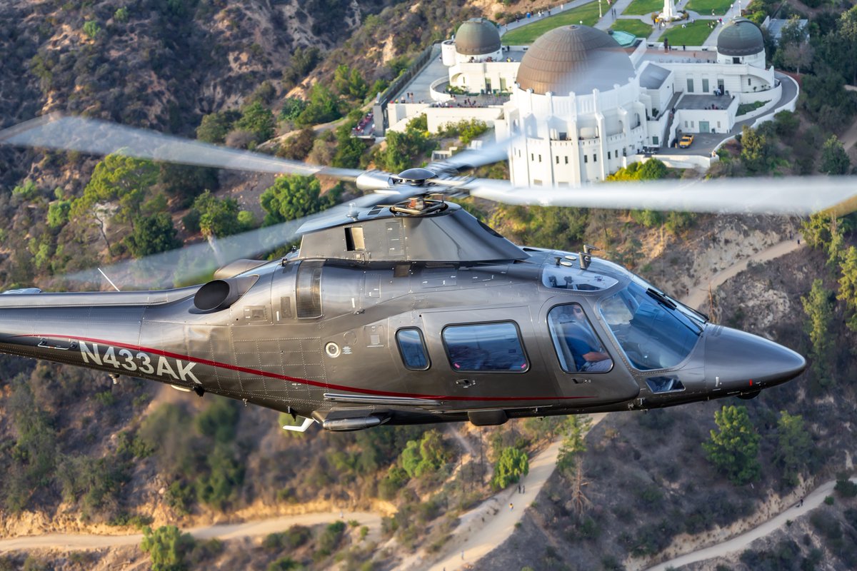 Helinet's tweet image. See the iconic Southern California sights like never before with a custom sightseeing experience provided by @Helinet!

#Helinet #Sightseeing #GriffithObservatory #SantaMonicaPier #HollywoodSign #Malibu #DiscoverLA #VIP #PrivateCharter #Leonardo #S76
#DodgersStadium #ExploreLA