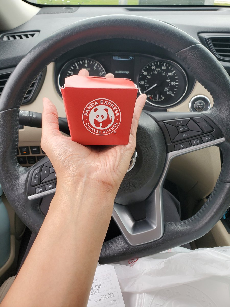DrElleP2's tweet photo. Just in case you're wondering about the free entree w a purchase of an entree and your  The feedback receipts for   #pandaexpress, this is how big it it.🤣 https://t.co/Vh4N9arrEW