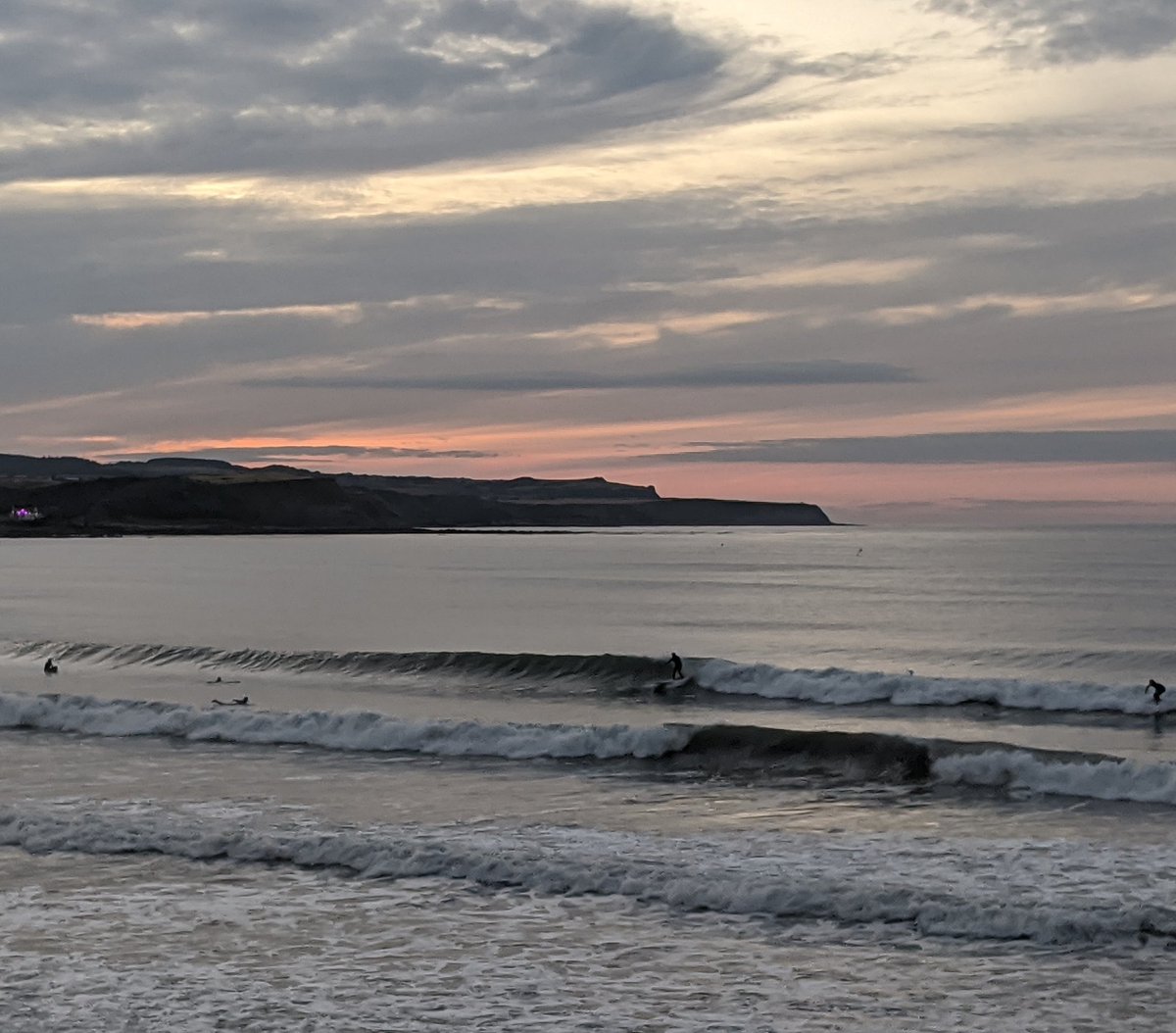 TheRealSloop's tweet image. Evening bliss #scarborough #northbay #surf #uk 🤙