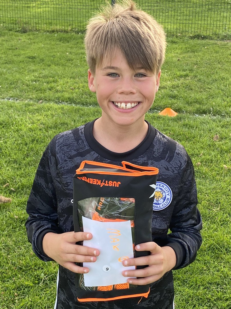 heritagegk's tweet photo. A very happy Max collected his FREE gloves tonight for recommending a fellow goalkeeper- I run a number of free glove schemes to help my students earn free goalkeeper gloves and love how happy it makes them when I hand them over #makingkidshappy #goalkeepercoaching https://t.co/7oupm393xk
