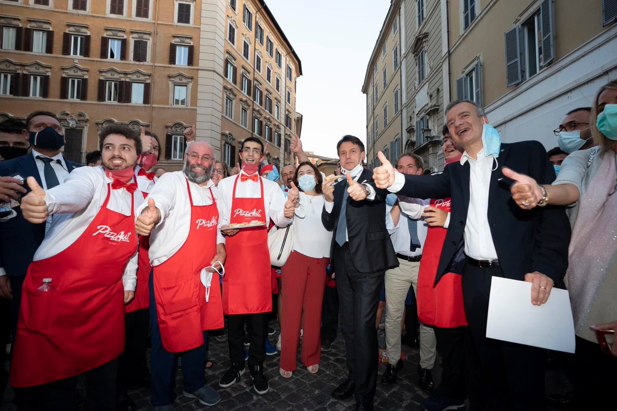 Oggi non sono voluta mancare a una splendida iniziativa che ha visto protagoniste PizzAut, Tortellante e <a href="/BandaRulliFrull/">Banda Rulli Frulli</a>, tre associazioni che si occupano di inclusione sociale e lavorativa di ragazzi con autismo e con disabilità. Realtà importanti che vanno valorizzate.