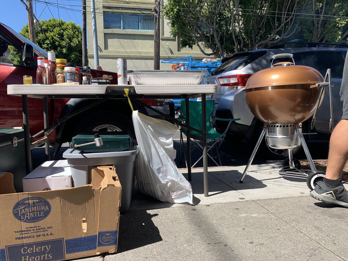 RevRibs's tweet photo. We’re making it happen down here at Whole Foods 🔥🔥 https://t.co/gNyI0x6fyR