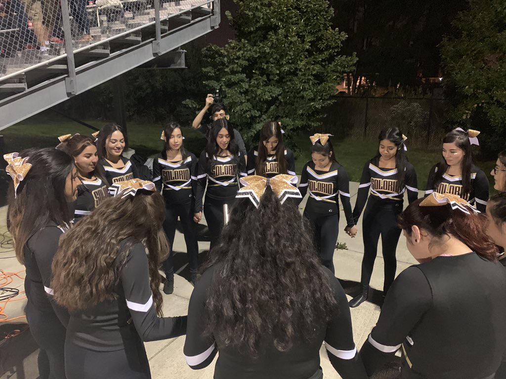 SolorioPoms's tweet photo. The IHSA decision today was hard news, but the most important thing right now is athletes/coaches/families staying healthy and safe! Until we meet again under the lights ❤️✨ https://t.co/Tkvl8nV9JU