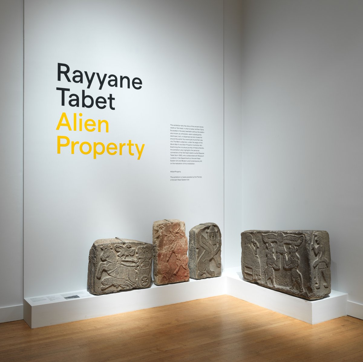 metmuseum's tweet photo. What do these four 9th-century B.C. stone reliefs in #TheMet's collection and contemporary artist Rayyane Tabet have in common?
It turns out, a lot.
🎧 Listen now: https://t.co/DSA1ebDNP9
#AlienProperty https://t.co/kxxHJQOB89