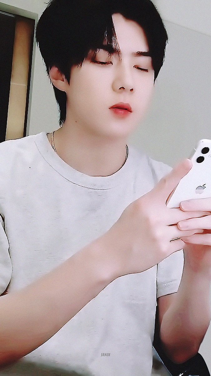 94SxS01's tweet image. 🖤🖤🖤

#SEHUN #세훈 
blog.kakaocdn.net/dn/CjBTk/btqF9…
blog.kakaocdn.net/dn/ATic0/btqF8…