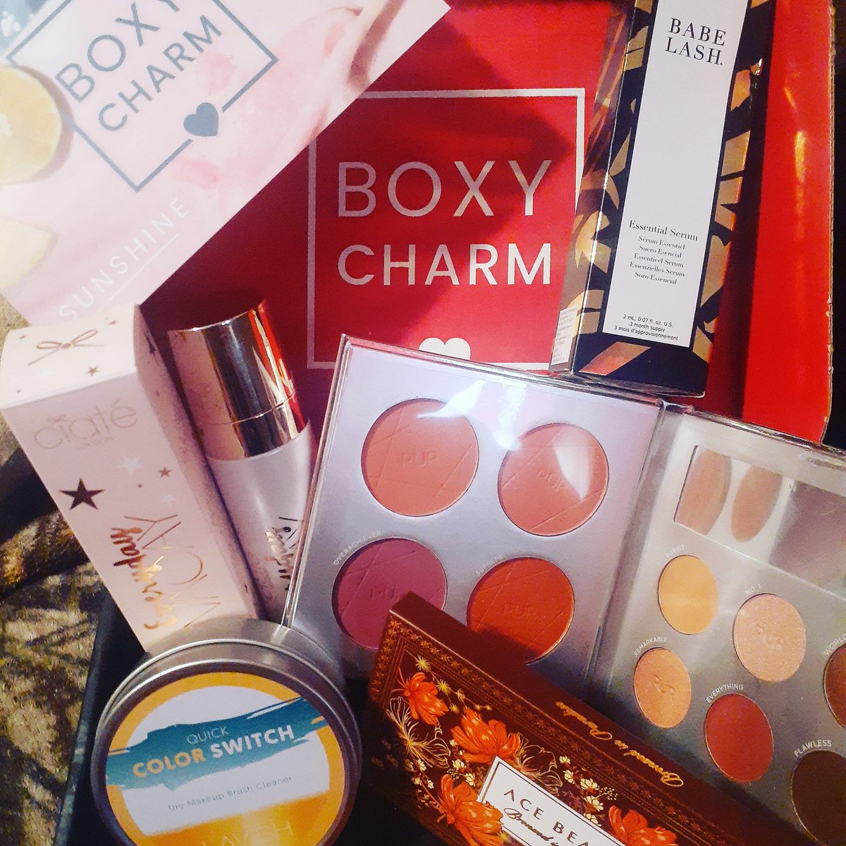 addict_ashley's tweet photo. Loving my #july2020 #boxycharm #basebox 🤩🤩❤❤❤ #boxysunshine #lavishsunshine #pursunshine #acebeautesunshine #ciatesunshine #babelashsunshine @purcosmetics @beauty_babelash @ciatelondon @AceBeaute https://t.co/QrGcU1tOL1