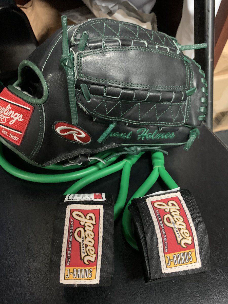 Big shout out to <a href="/jaegersports/">Jaeger Sports</a> for the green bands to keep my shoulders in check! #feedit