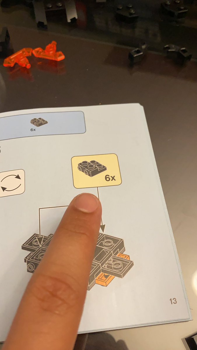 biscuties's tweet photo. @LEGO_Group help my mclaren set is missing all of these pieces https://t.co/zlCnjFvKyD