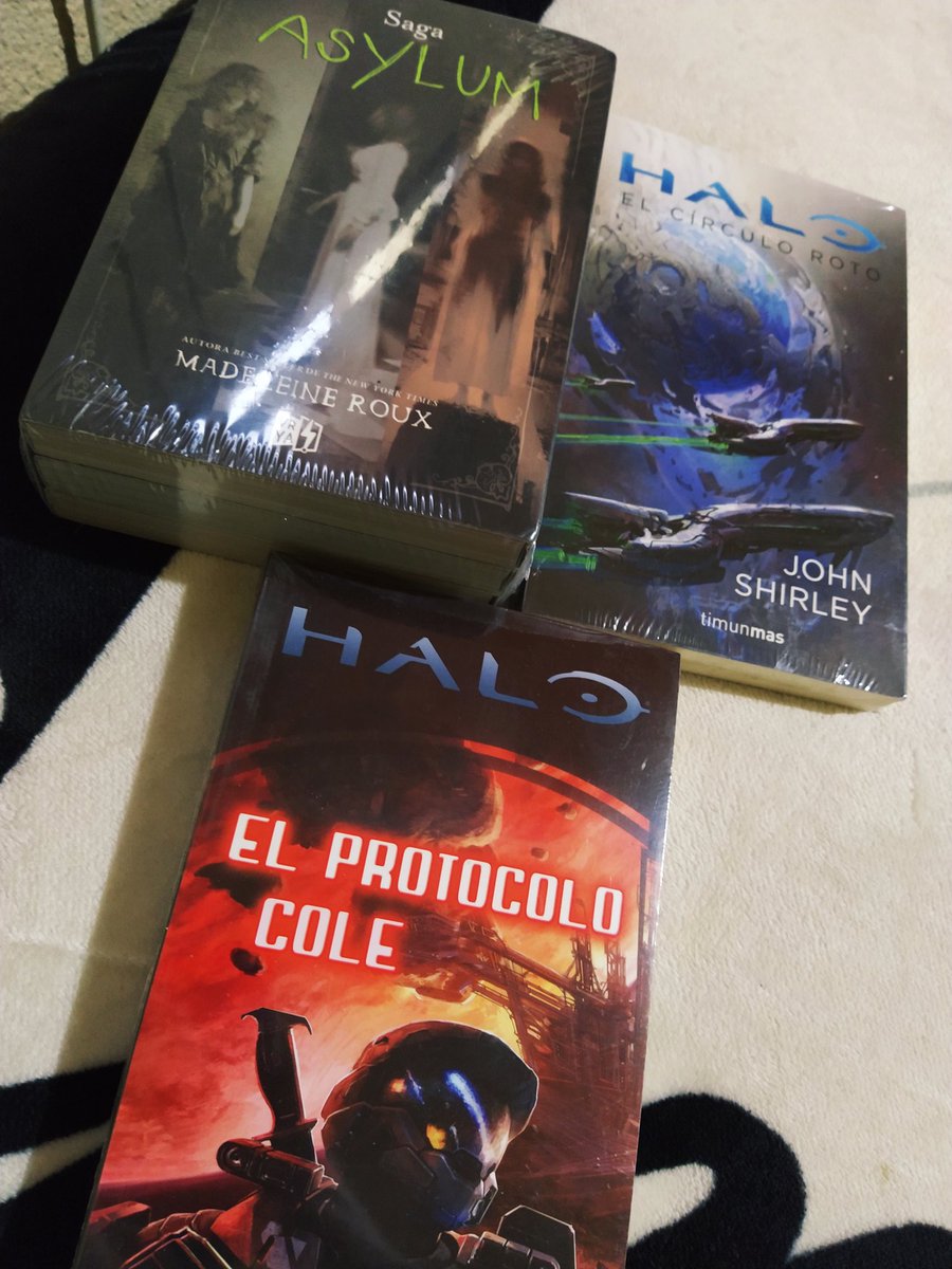 TelloRiv's tweet photo. Me acaban de llegar la saga de #asylum y dos libros de Halo #elcirculoroto y #elprotocolocole, serán mis próximas lecturas en estos meses, espero que me vaya bien con la saga ya que vi algunos comentarios de disgusto y bueno los de Halo son por fan del videojuego 🤟🏽 #books https://t.co/pAbBrakNjr