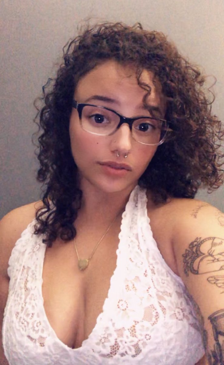 jazzyeuphoria's tweet photo. #myhairis unique. growing up i just wanted pin straight non-frizzy hair like the rest of the girls in school. as years passed i realized how dead my hair started to get & stopped. been natural (still love dyein & straightening) for about 5 years and love my hair more than ever💞 https://t.co/EH7Eo8mEeP