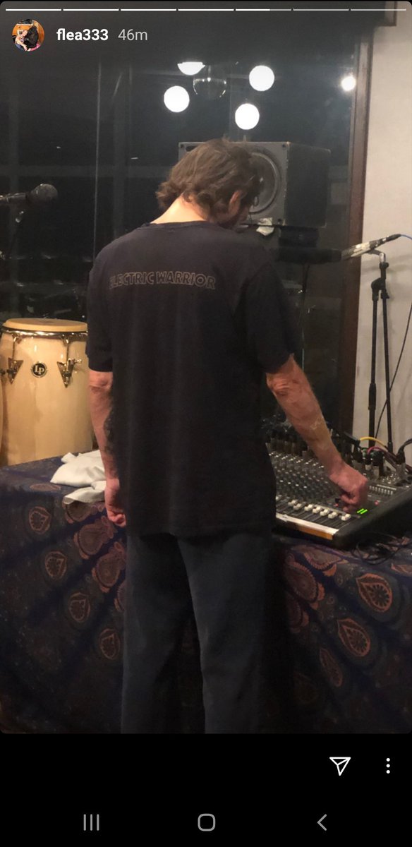RHCP Live tweet media