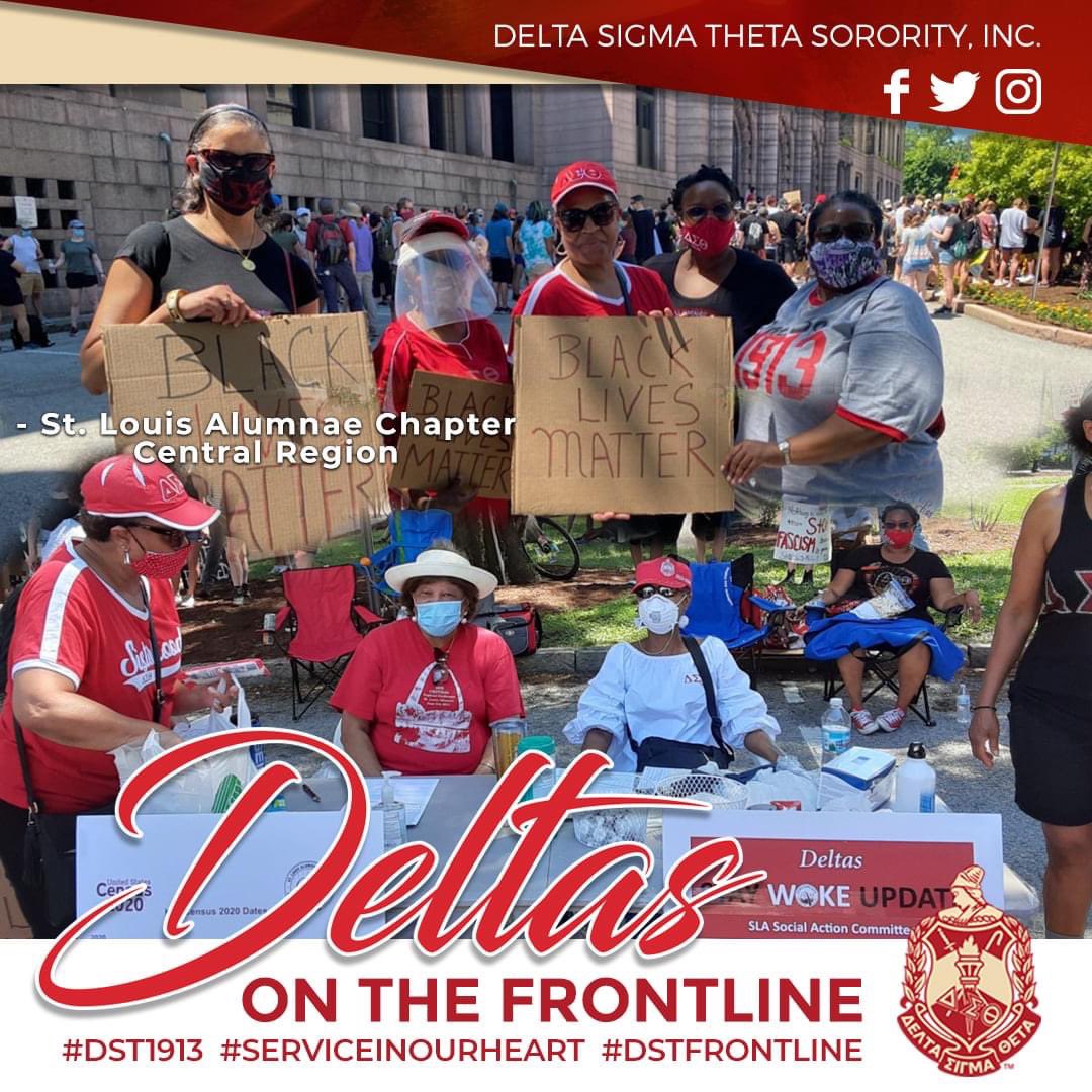 dstinc1913's tweet photo. Members of St. Louis Alumnae combined service with protests on the frontline. They signed up voters and spoke with them about the US Census at a George Floyd Rally and March from City Hall to Police Headquarters. Thanks for your service. #DST1913 #ServiceInOurHeart #DSTFrontline https://t.co/Oi05IEoHdH