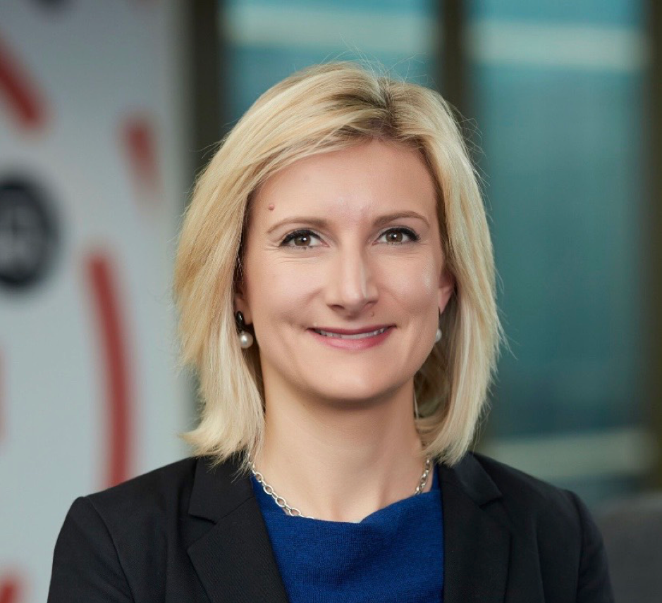 "I've turned back application pools 3 times demanding #equal #gender representation." As a leader, we can continue to open the path to #diversity on teams. Thanks Claudine Ogilvie for highlighting this simple starting point.