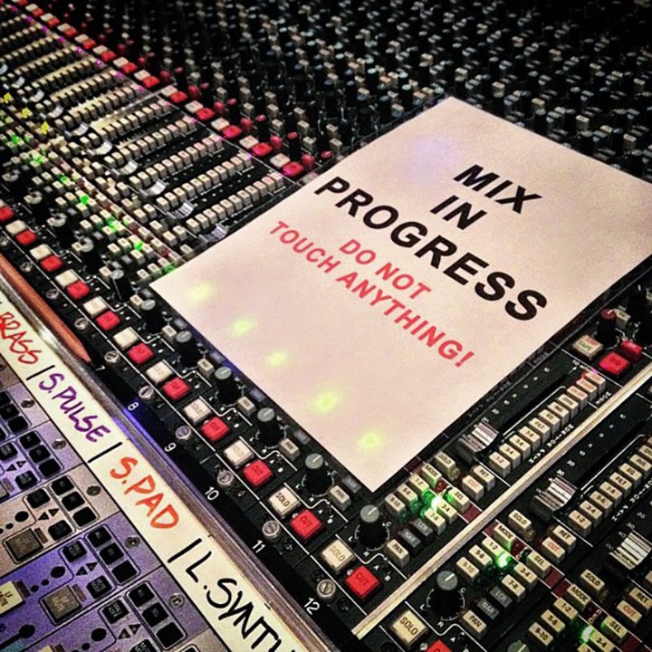 AvidProTools's tweet photo. ⚠️ DO NOT TOUCH!
📷 https://t.co/SYEDtk0hyz
▶️ https://t.co/hwDHIk3NPm
⠀
#mixinprogress #recording #mixing #daw #protools #avid #iamavid https://t.co/X84dzc2dFG