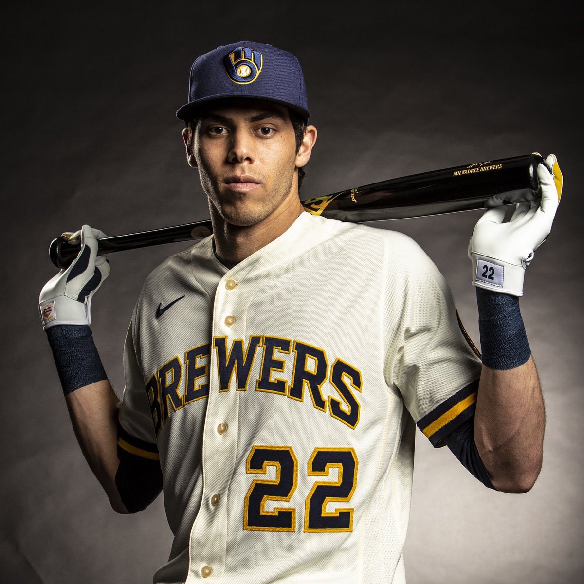BeerTownMike1's tweet photo. @MLB @Brewers @ChristianYelich @Padres @tatis_jr @Pirates @JoeyGallo24 You think @Brewers blue jerseys are good...wait until you get a look at the new cream home jerseys.  🔥🔥 https://t.co/OmkJmnbjui