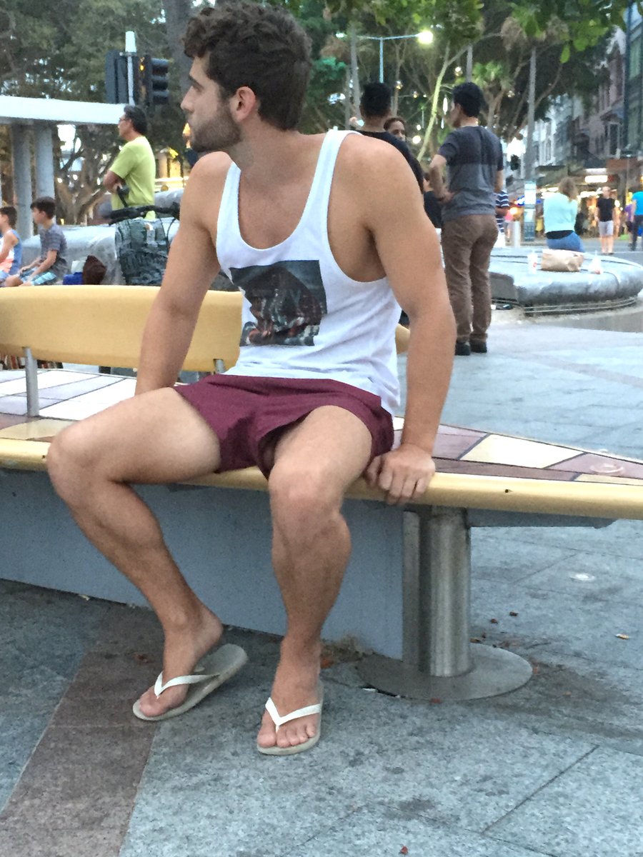 SPRUNG!!!!#freeballing #commando #upshorts #publicnudity #publicexhib #publ...