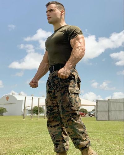 pixieangel12's tweet image. go follow this marine on instagram ; julianmiguelarroyo
