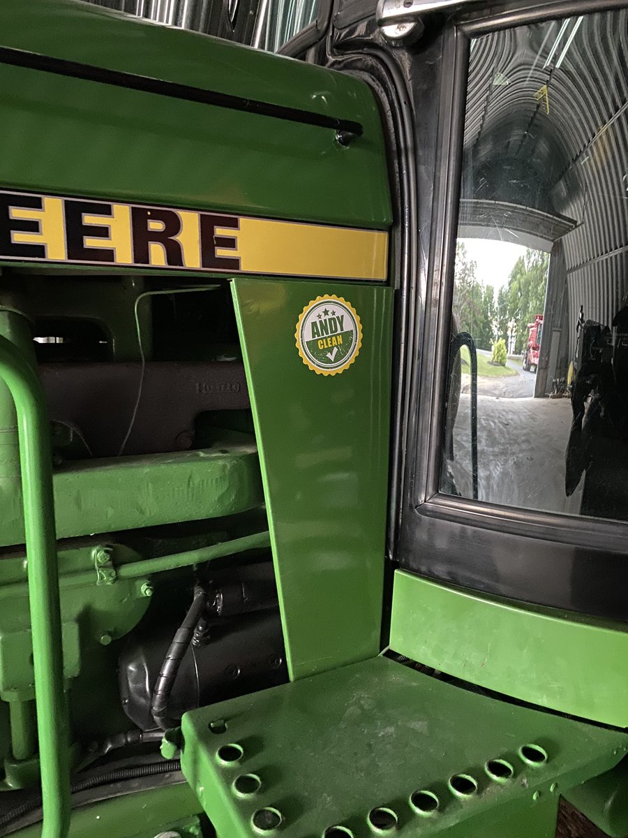 RogerNaegeli's tweet photo. @apasztor82 @JohnDeere Thanks to Andy proud to put it on the 4440 it gonna rise his value 😀 https://t.co/kay5LTEvae