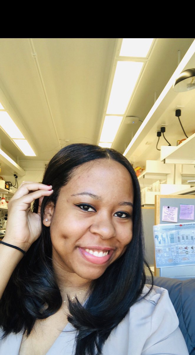 Hi 😊, my name is Tiara and I’m a third year PhD candidate in the @BBS_Harvard program. As a member of the @Harwell_Lab, I study how neurodevelopmental history shapes adult function. 🐭🧠 I’m very passionate about D&I. ✊🏾#BlackInNeuro #BlackInNeuroRollCall