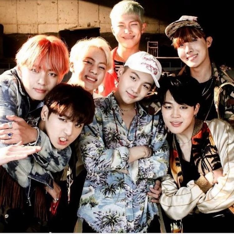 BTS-Fire 2NE1-Fire  #2NE1  #bts  #fire  #army  #blackjacks  #yg  #bighit  #kpop  #kpopindiana