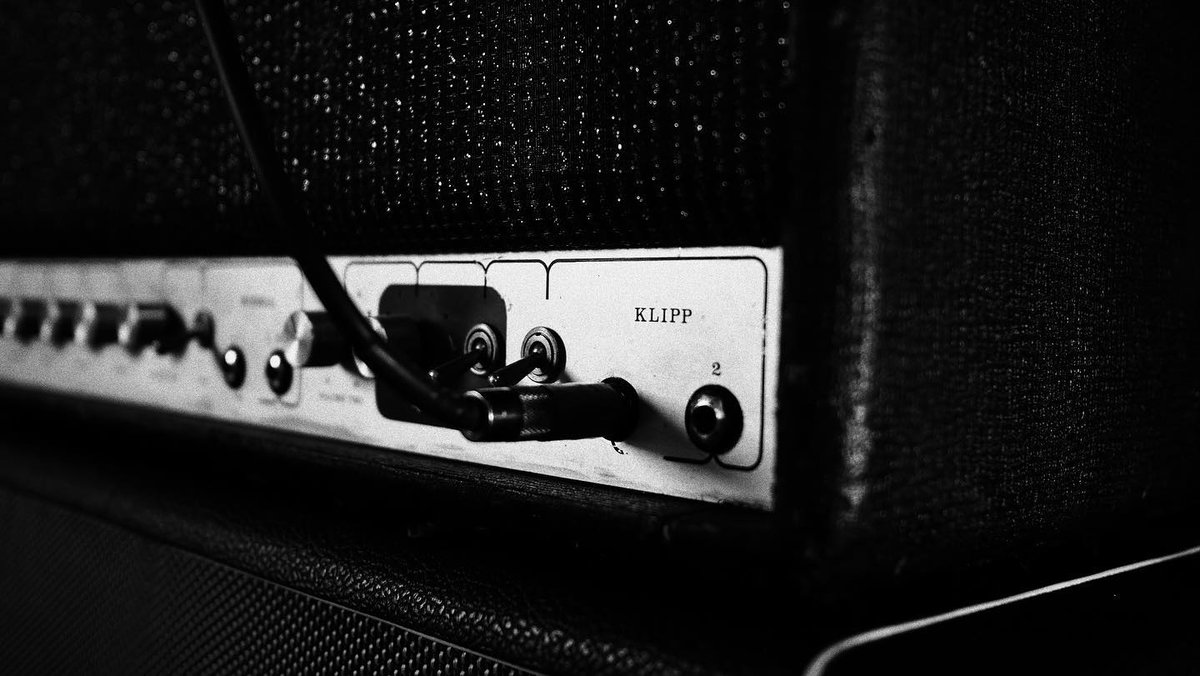 👑Laney ビンテージアンプKlipp👑

1970年代、Supergroupのギタリスト達が求めるサウンドを実現すべく開発された #KLIPP

@mikekhitzが現在所有している記念すべきNamber Oneの、愛されてやまない美しきトーンについての特別な動画を公開中！

ぜひご覧ください🙏
youtu.be/kAx2vD-GAaU