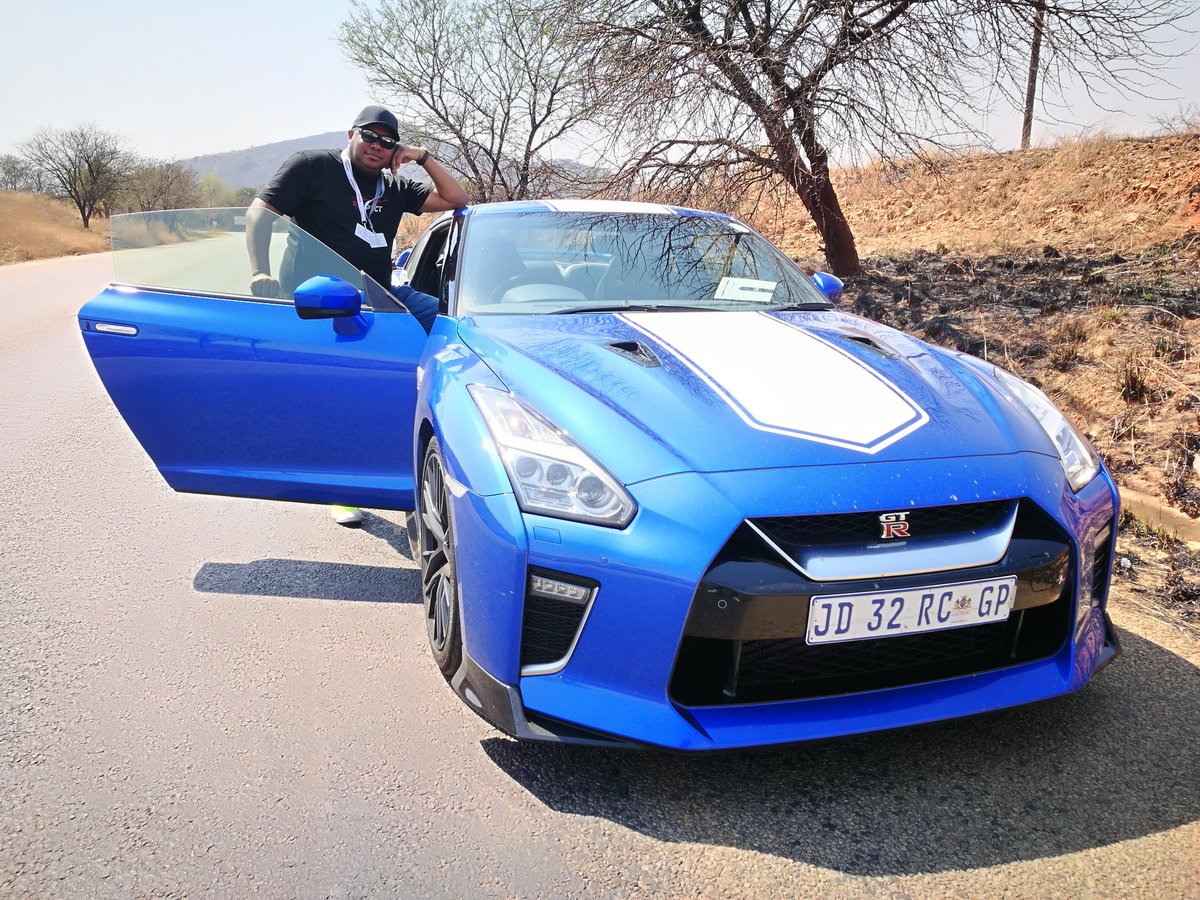 The Simola Hillclimb which I attend every year and I hold I very high esteem, so it went without saying in was excited. Little did I know the day's events would be this epic, Nissan had planned a lovely route , even had a stretch of road for us to do Launch control