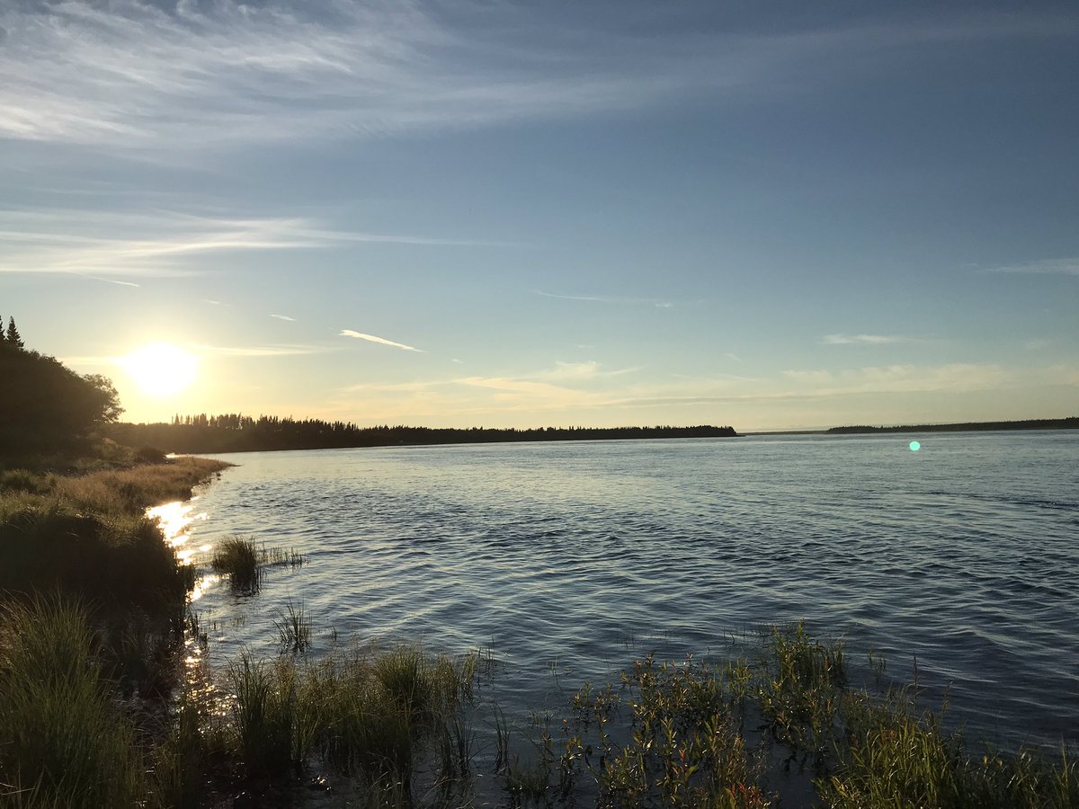 noramelanie's tweet photo. Good evening! ☀️ down by the bank visiting the waters 😍 #bikeride with #shelbycolby &amp; #neebinrayne 🌸 #walkablockaday #chisasibi https://t.co/Kiyhy9DaUU