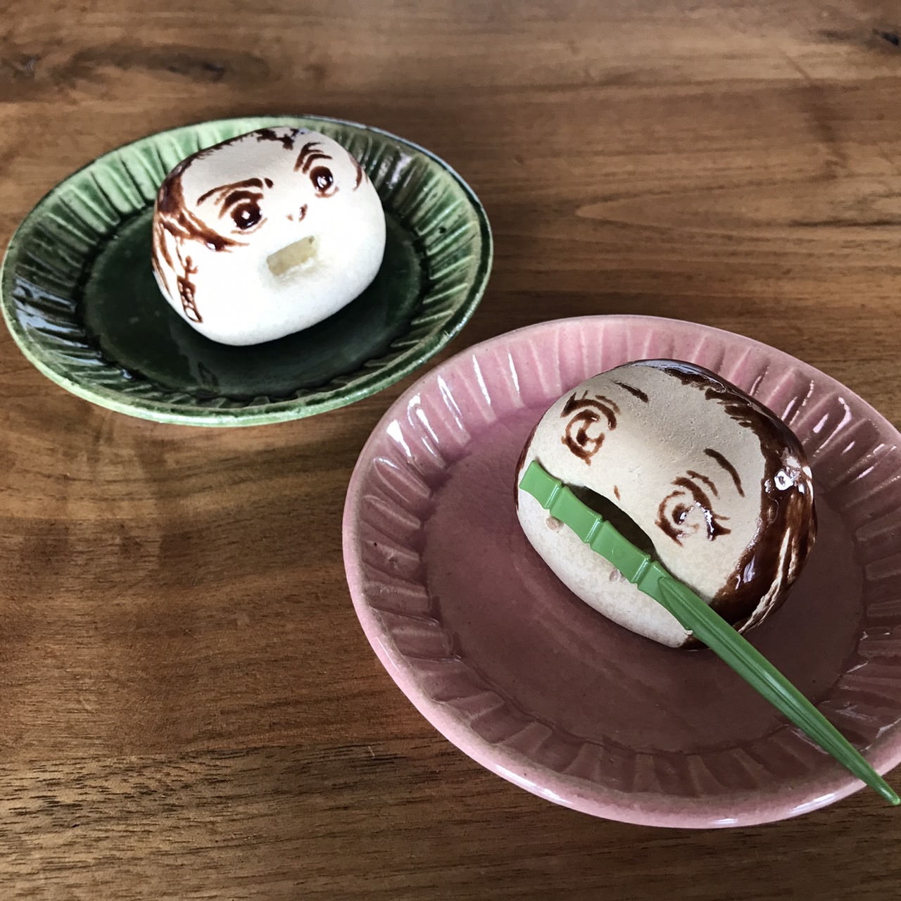تويتر 鬼滅だいすきちゃん على تويتر 懲りずにまた描いてみた 笑 香川県のご当地お菓子 名物かまど に 顔を描いてみたの第三弾 このまんじゅう 通販で買えるので皆もよかったらチャレンジしてみてね 名物かまど しあわせもぐもぐ かまどで竈門