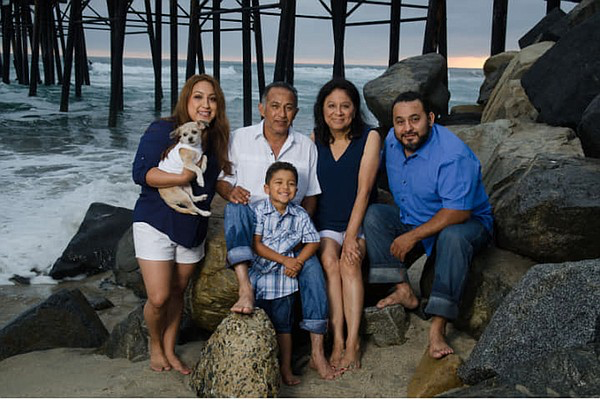 dead at 43Robert Mendoza,  @USMC Iraq and Afghanistan War Vet, business owner in Oceanside,  #California died from  #COVID. “He served his country, went to war, and you would’ve thought through all the war, all the danger would’ve been behind him”  https://www.nbcsandiego.com/news/local/he-was-such-a-strong-man-marine-veteran-dies-of-covid-19/2313094/