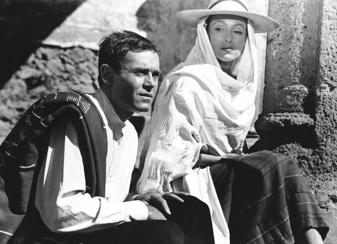 8/19: Dolores Del Rio I'm going with  #TheFugitive. (4PM/ET) I've only seen this one once, I think. Looking forward to seeing it again. Having Henry Fonda as a  #HotPriest doesn't hurt.  And obviously since John Ford directed this, Ward Bond is in it too  #SummerUndertheStars