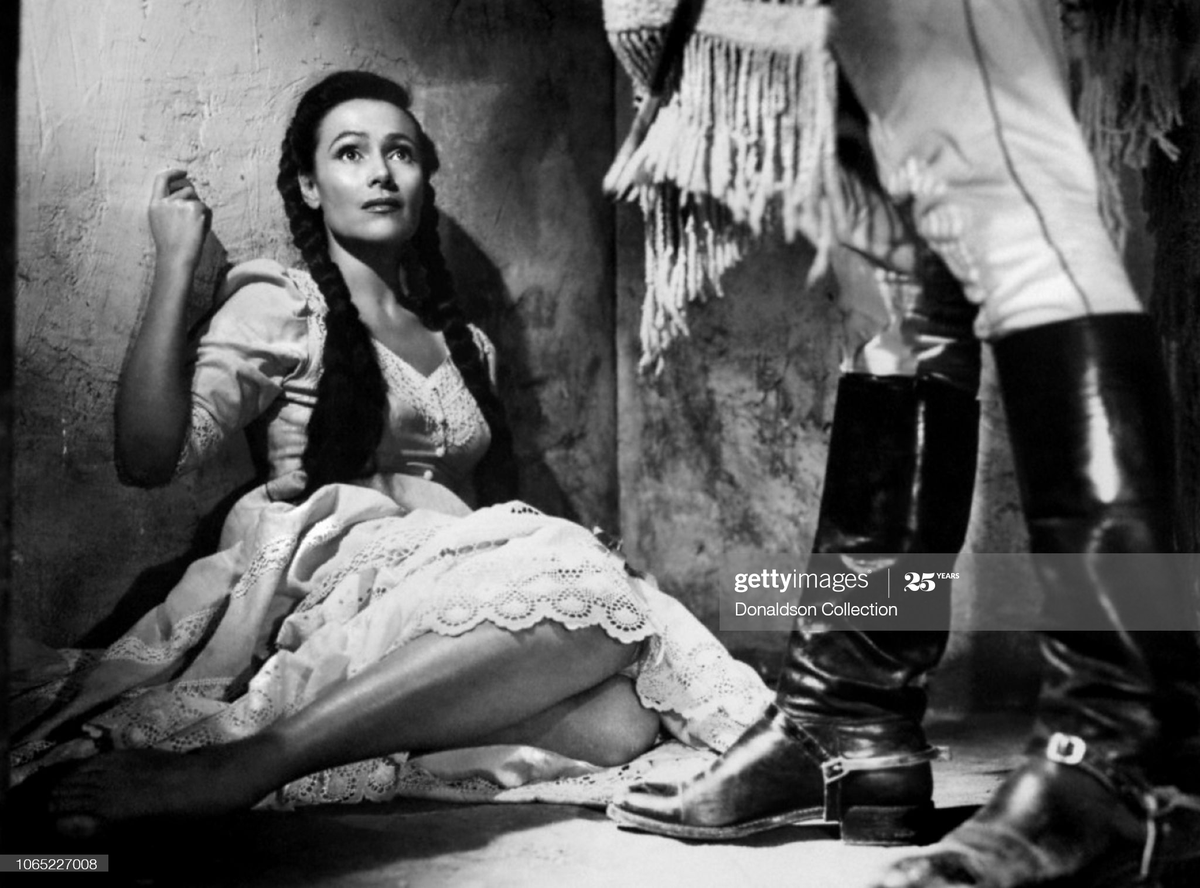 8/19: Dolores Del Rio I'm going with  #TheFugitive. (4PM/ET) I've only seen this one once, I think. Looking forward to seeing it again. Having Henry Fonda as a  #HotPriest doesn't hurt.  And obviously since John Ford directed this, Ward Bond is in it too  #SummerUndertheStars