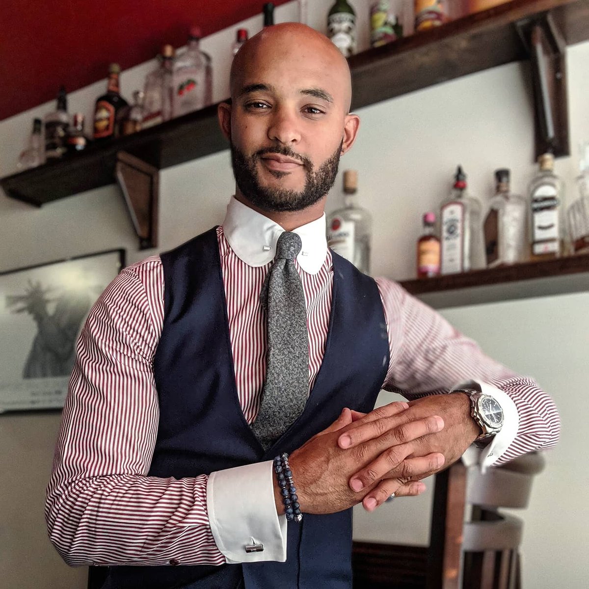 Bespokuture's tweet photo. Don't just play the part, dress the part.. This lifestyle consists of coordination, risk taking, and a bit of hubris. And even in times like this, getting up and donning dapper threads will make the day that much brighter!
#bespokuture #liveinstyle #allcustom #custommade #bespoke https://t.co/CUdjGSeCGb