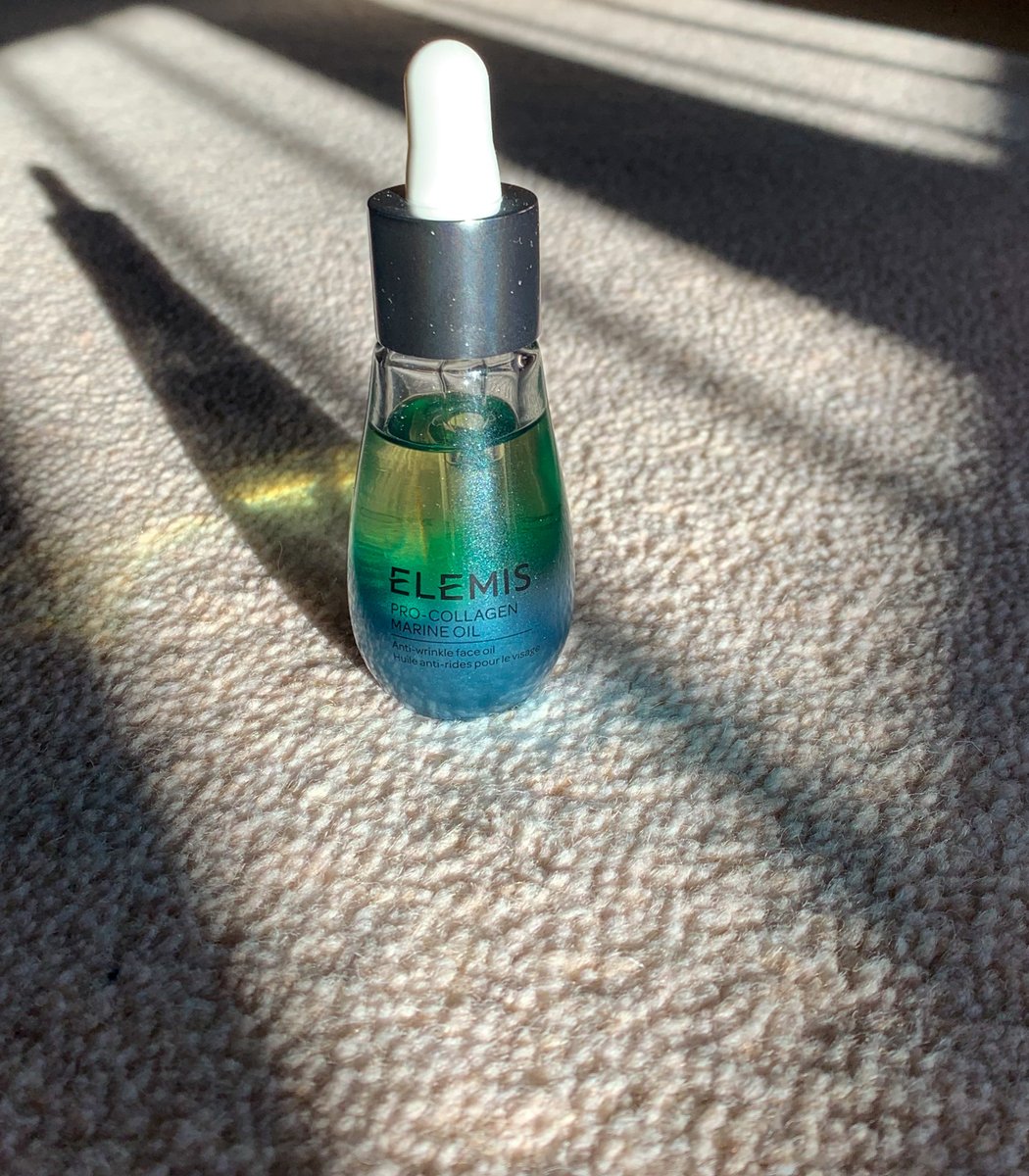 LittleBeautyGB's tweet photo. Little treat for my skin today - @Elemis Pro Collagen Marine Oil. I don't use this every day, just a couple of times a week, but its really fabulous!
And just look how beautiful she is 😍
#Elemis #Procollagen #Marineoil #Skincare #beautybloggers #Instabeauty https://t.co/dCGTXEST5F