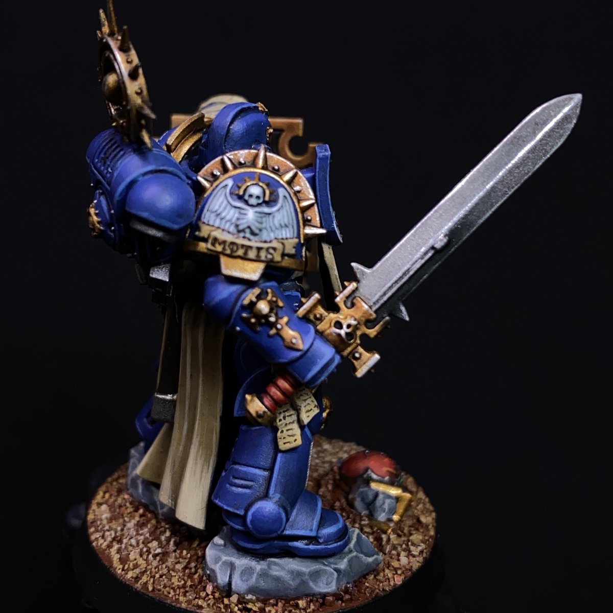 (1/7)Indomitus captain is done! I experimented with some new techniques on this model, and I show all of them under this post. I hope this will help you with yours  #warmongers