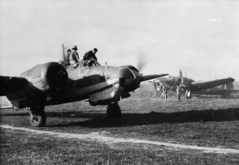 Mission ‘Over The Hump’ included efforts where bombers with weapons & oil as supplies used to take off from Asansol & Panagarh & fly over the Himalayas all the way to Kunming in  #China !!It was during this mission that Red Road was used as runway(2/6) @Abhinandan1234