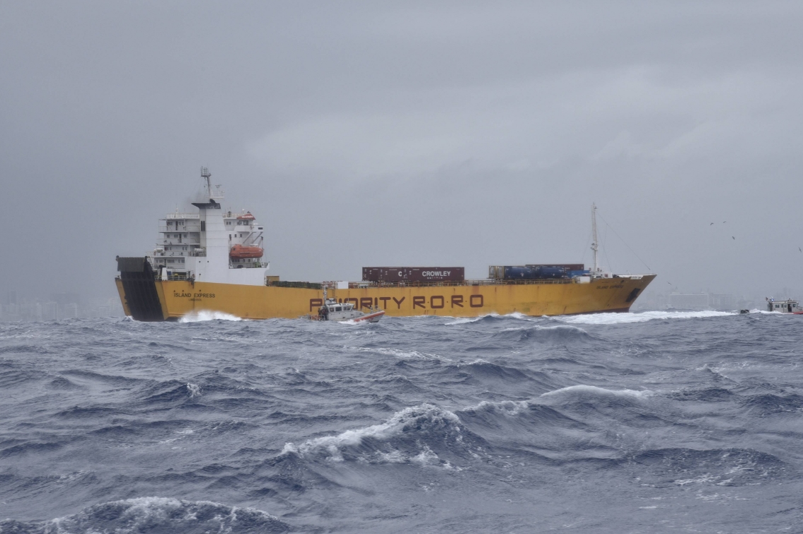 VesselFinder's tweet photo. WATCH: US Coast Guard assists distressed cargo ship MV Island Express off San Juan
https://t.co/OV1HlVYXC0 #IslandExpress #USCG #SanJuan https://t.co/EDOBxzbLHk