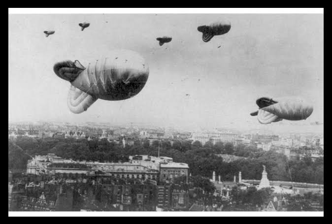 The entrance of Mangoe Lane, the intersection near St Andrew’s Church and the ground at St John’s Church complex as one of the places that were bombed by the Japanese!Huge balloons guarded important buildings and structures, such as Howrah bridge.(4/6)