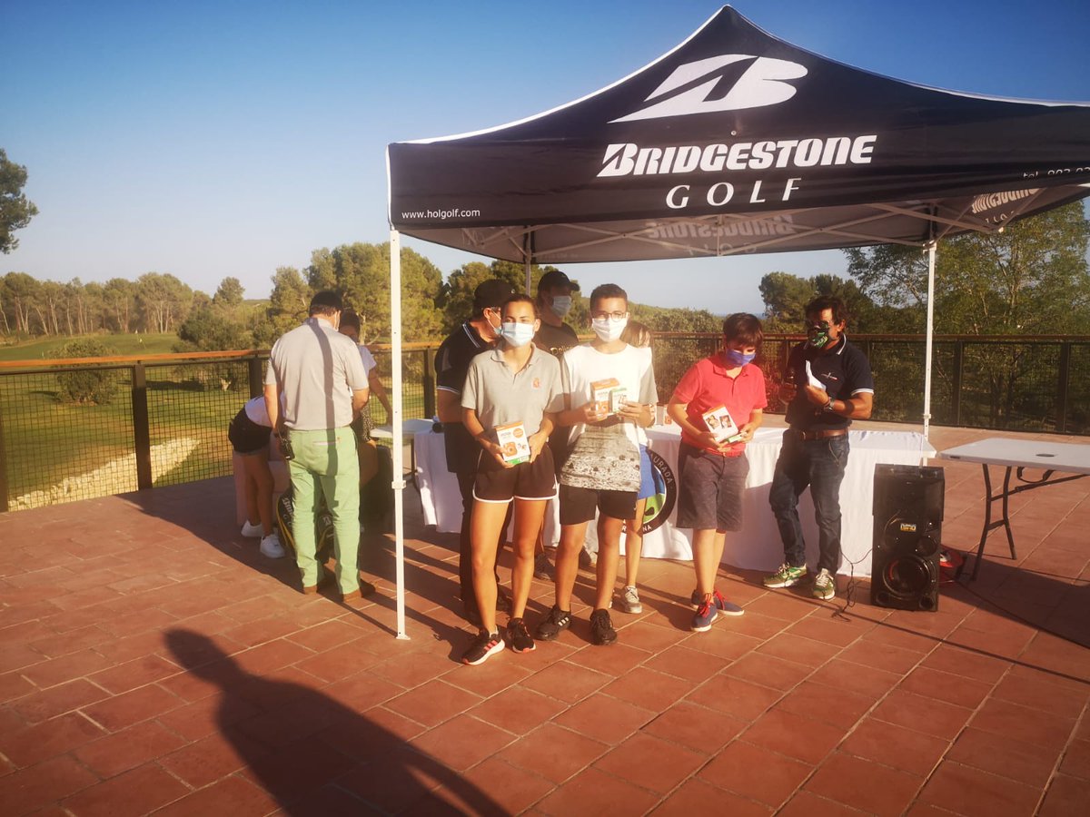 golfcostadorada's tweet photo. Algunas imágenes de las entregas de premio de los Torneos de Golf y Pitch&amp;Putt: Jorgolf Origo Ibéricus del pasado fin de semana en Golf Costa Daurada

https://t.co/Tjb8vhZgJM https://t.co/jADhlNwqGe